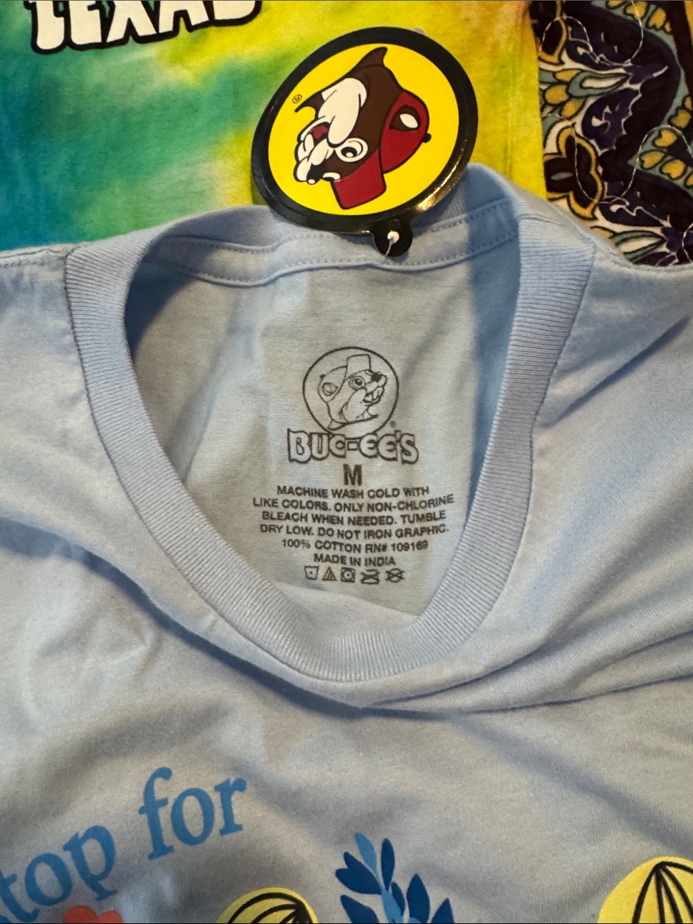 Buc-ee's Unisex M T-shirts - Light Blue with Texas graphic and Tie-Dye price - Picture 2 of 5